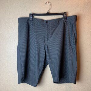 Travis Mathew Golf Shorts Performance Size 38 Gray Black Pin Stripe A53